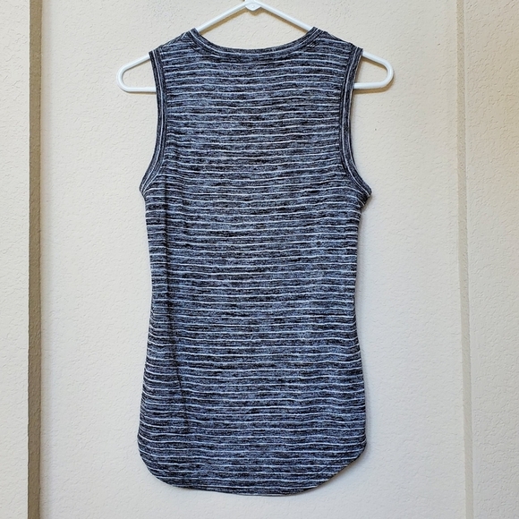Athleta Sleeveless Athletic Top. Size XS - Picture 2 of 4